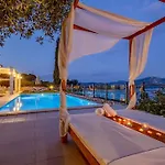 Villa Isabelle With Superb Views *