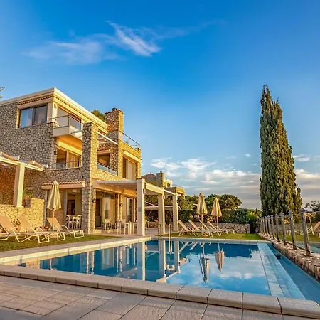 Isabelle With Superb Views Villa *