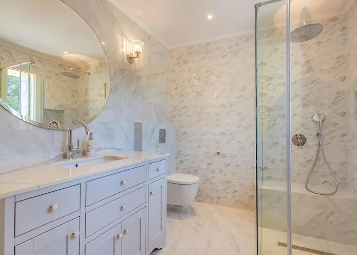 Isabelle With Superb Views Villa Ligia