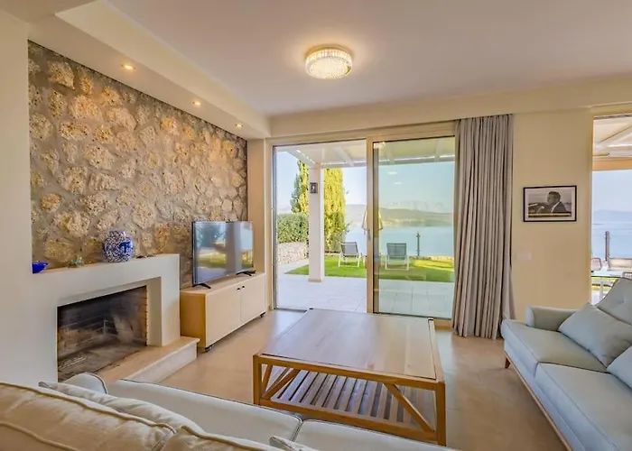 Isabelle With Superb Views * Ligia