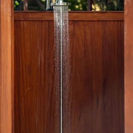 Isabelle With Superb Views Villa