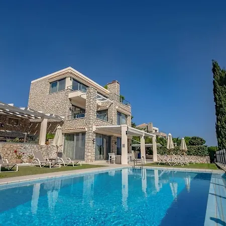 Villa Isabelle With Superb Views