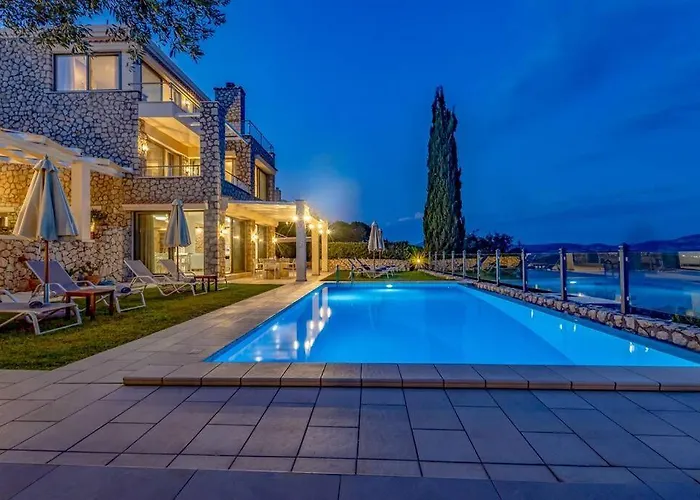 Villa Isabelle With Superb Views *