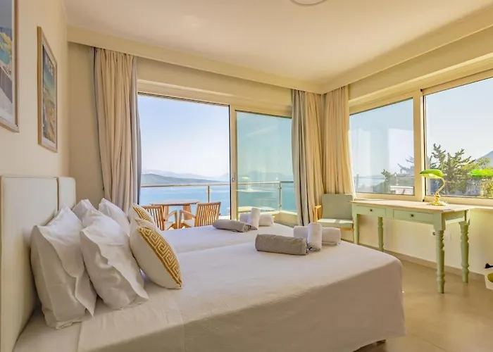 Isabelle With Superb Views *