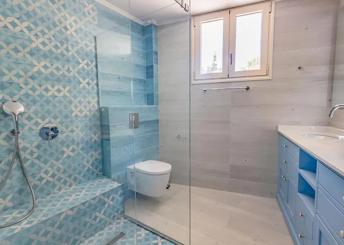 Isabelle With Superb Views Villa *