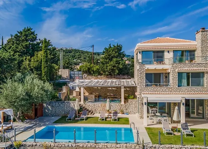 Isabelle With Superb Views *